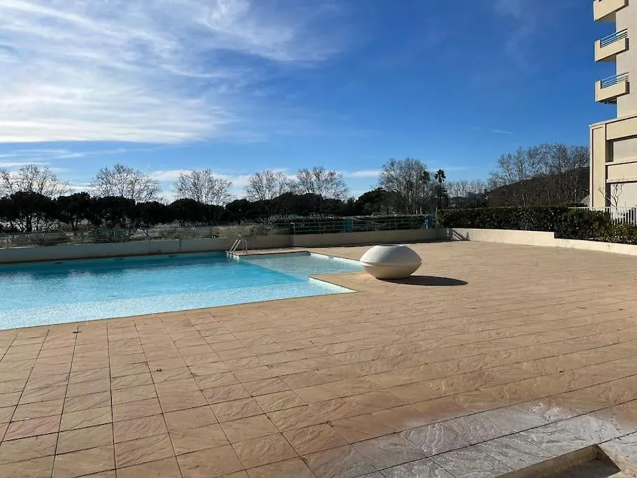 F2 Cozy Vue Mer, Piscine, Parking, Tout A Pied ! Antibes Apartment