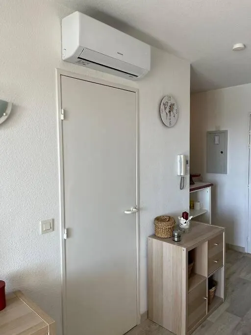 Apartment F2 Cozy Vue Mer, Piscine, Parking, Tout A Pied ! Antibes